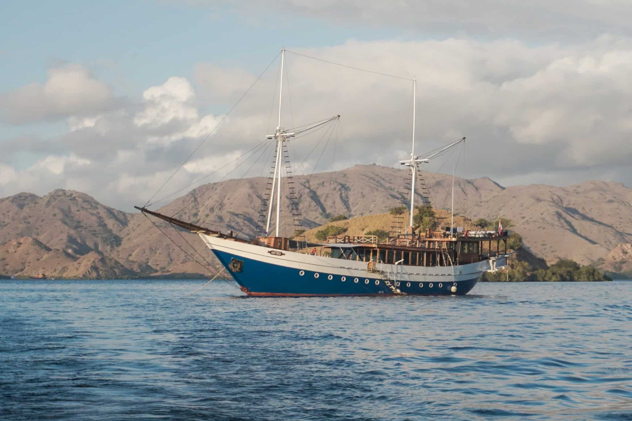 Hatiku Liveaboard sailing in Indonesian waters