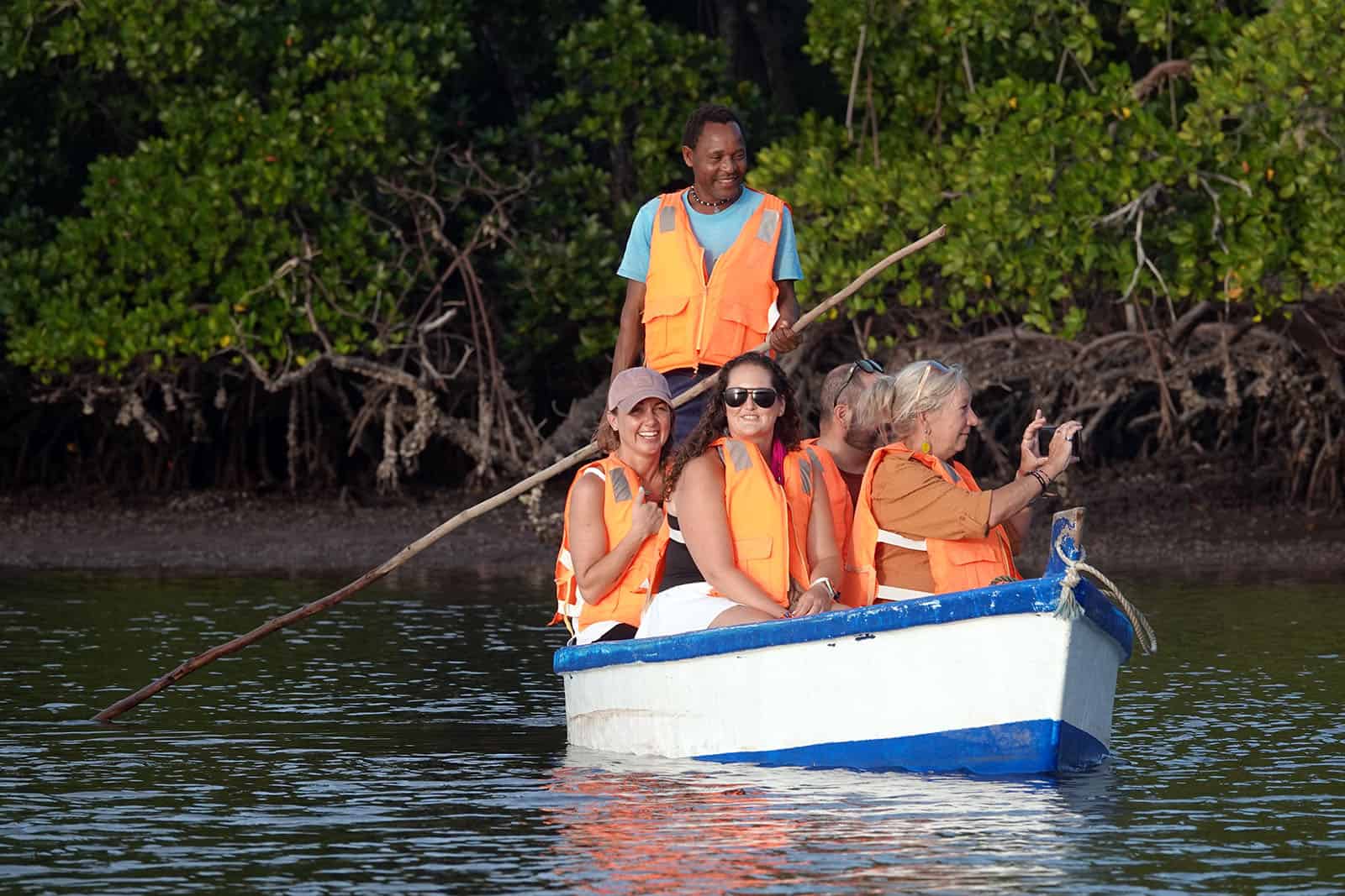travelers in Mida Creek Watamu